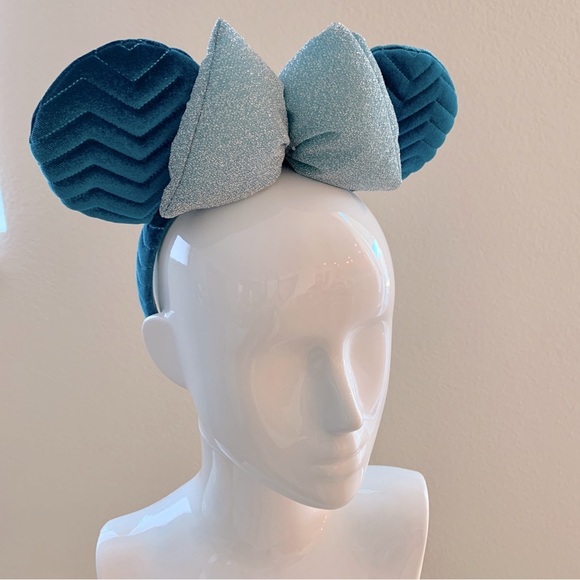 DISNEY Blue Chevron Quilted Sparkly Bow Minnie Mouse Ears Headband - Picture 3 of 5